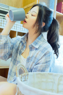 女朋友哼哼唧唧的男生反应
